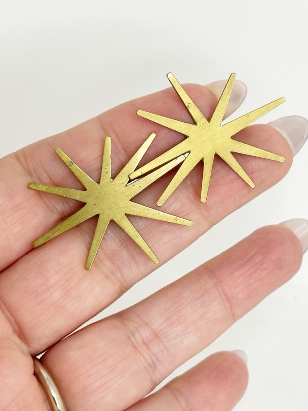 Gold Tone Atomic Starburst Metal Screw Back Earrings Retro Fashion Accessories